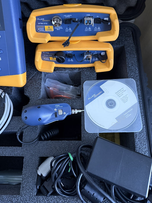 FLUKE NETWORKS OPTIFIBER OTDR KIT WITH 2 X OFTM-5732 MODULES TESTED