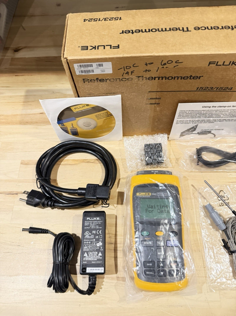 FLUKE 1523 REFERENCE THERMOMETER W/ PROBE KIT & ACCESSORIES-FREE SHIPPING TESTED
