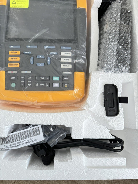 FLUKE 190-062-III COLOR SCOPE METER 60MHZ 2 CHANNEL NEW