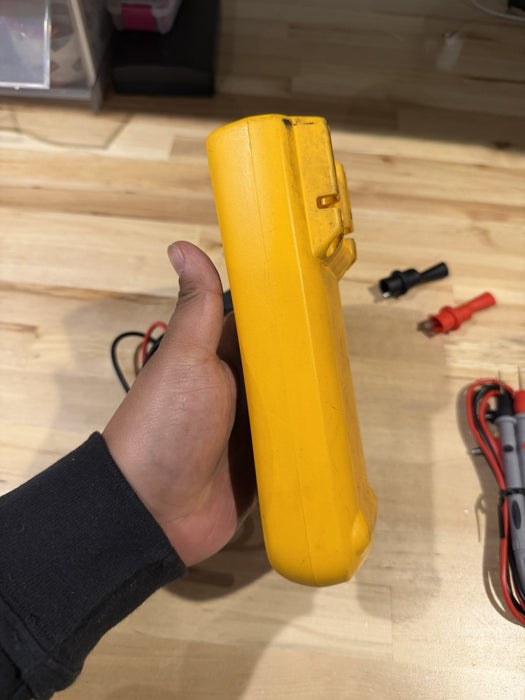 FLUKE 1587 FC INSULATION MULTIMETER W/ LEADS (TESTED) SHIPS FAST