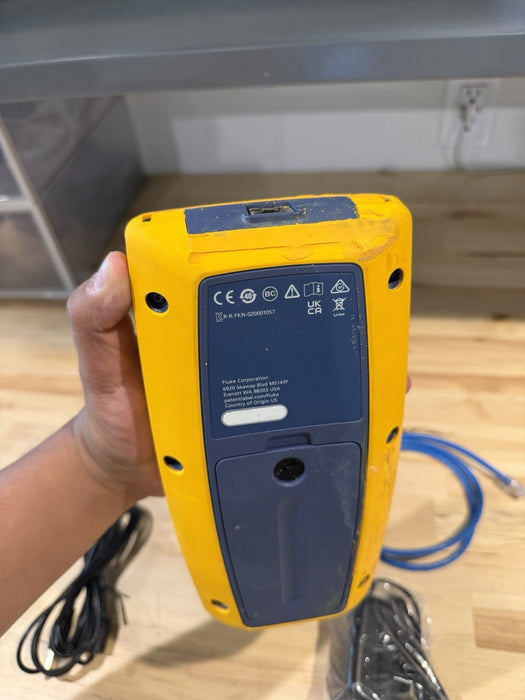 FLUKE NETWORKS LIQ-100 LINKIQ CABLE & NETWORK TESTER W ACCESSORIES