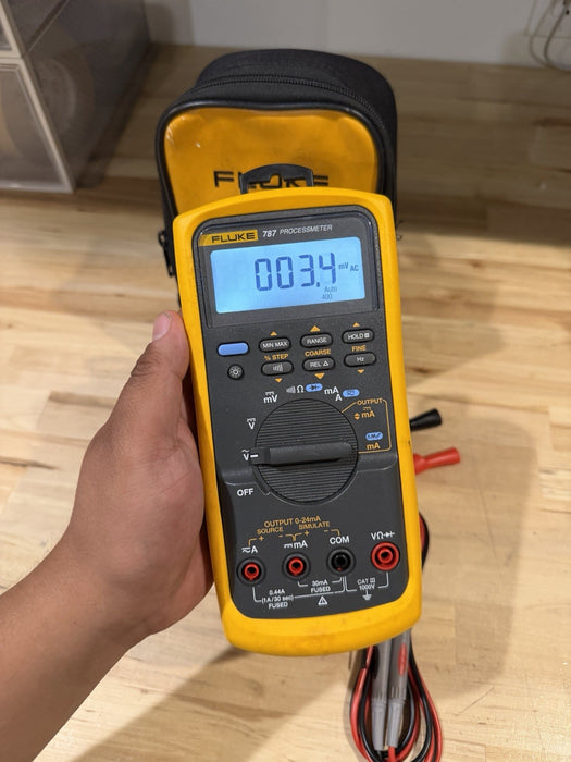 FLUKE 787 PROCESS METER W/ LEADS & BAG (EXCELLENT CONDITION)-FREE SHIPPING
