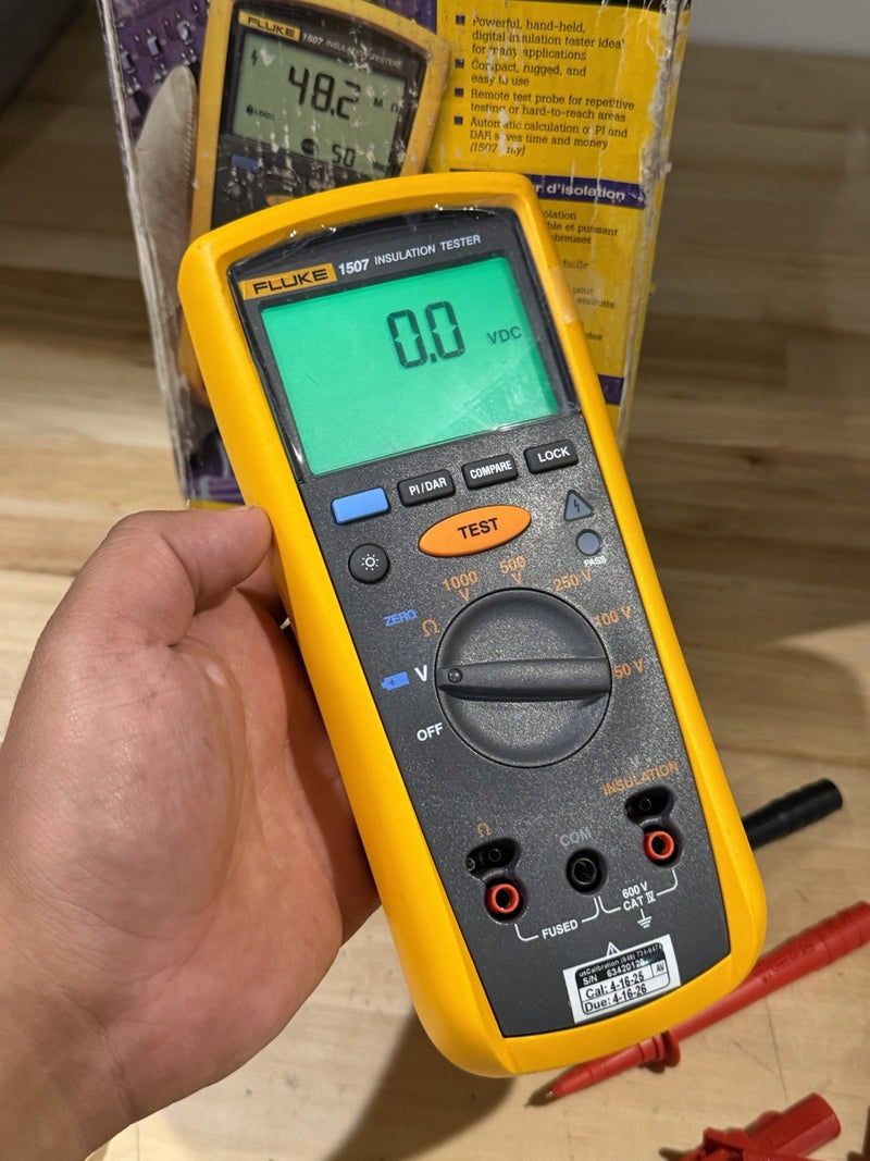 FLUKE 1507 INSULATION MULTIMETER WITH LEADS & CLIPS CALIBRATED 2026