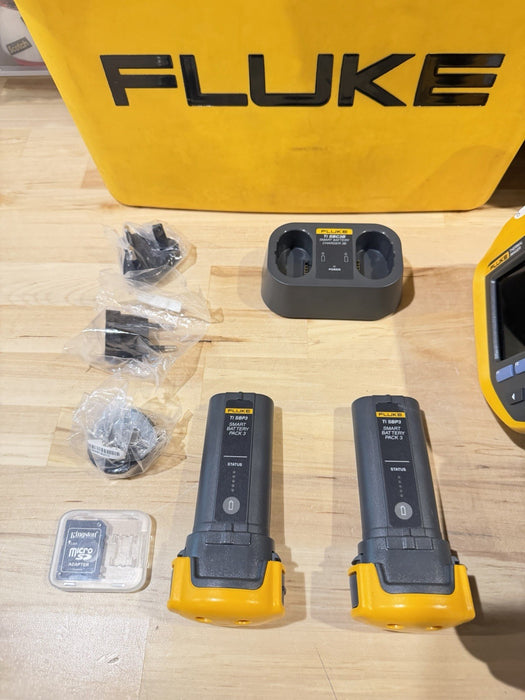 FLUKE Ti401-PRO 60HZ THERMAL IMAGER KIT W / ACCESSORIES - FREE SHIPPING