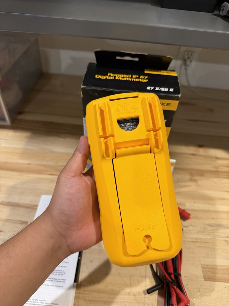 FLUKE 27 II TRUE RMS MULTIMETER CALIBRATED -SHIPS FAST (NEW SEALED)