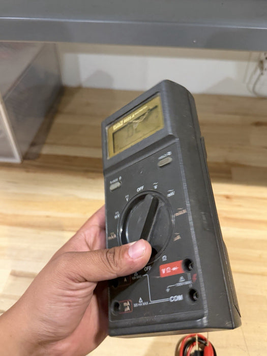 FLUKE 8025 A DIGITAL MULTIMETER W/ LEADS- SHIPS FAST