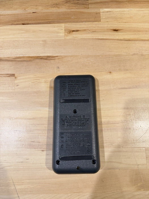 FLUKE MULTIMETER SHIPS FAST (PARTS ONLY) FOR PARTS