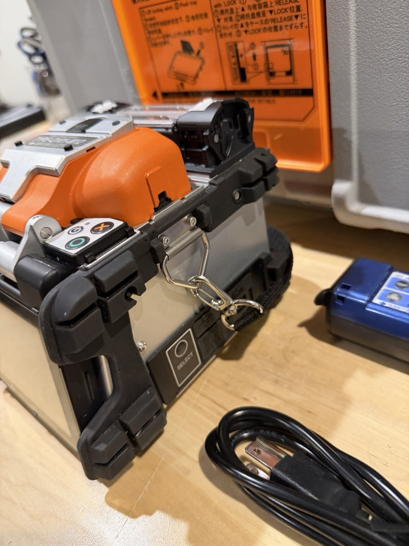 SUMITOMO ELECTRIC TYPE-Q101-M12 MASS FUSION SPLICER TESTED