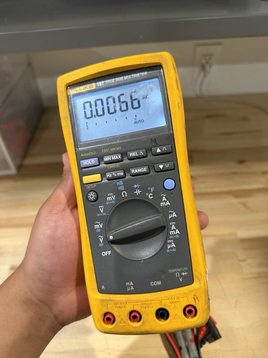 FLUKE 187 TRUE RMS MULTIMETER WITH LEADS & CLIPS