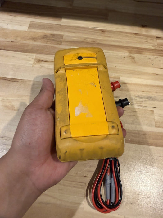 FLUKE 77 III MULTIMETER WITH LEADS TESTED
