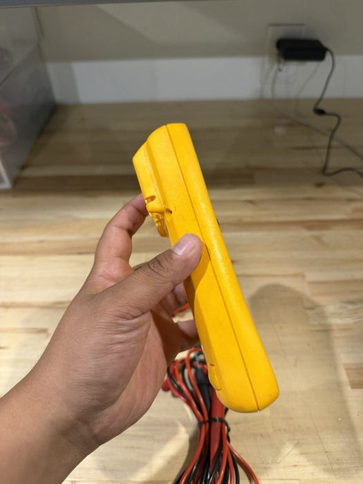 FLUKE 179 MULTIMETER WITH LEADS & CLIPS