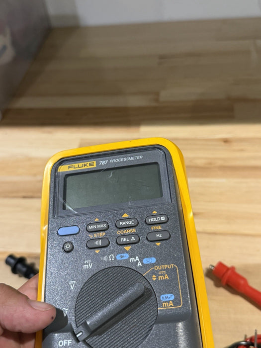 FLUKE 787 PROCESS METER WITH LEADS & CLIPS EXCELLENT CONDITION