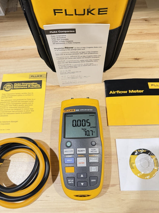 FLUKE 922 AIRFLOW METER W / ACCESSORIES- SHIPS FAST