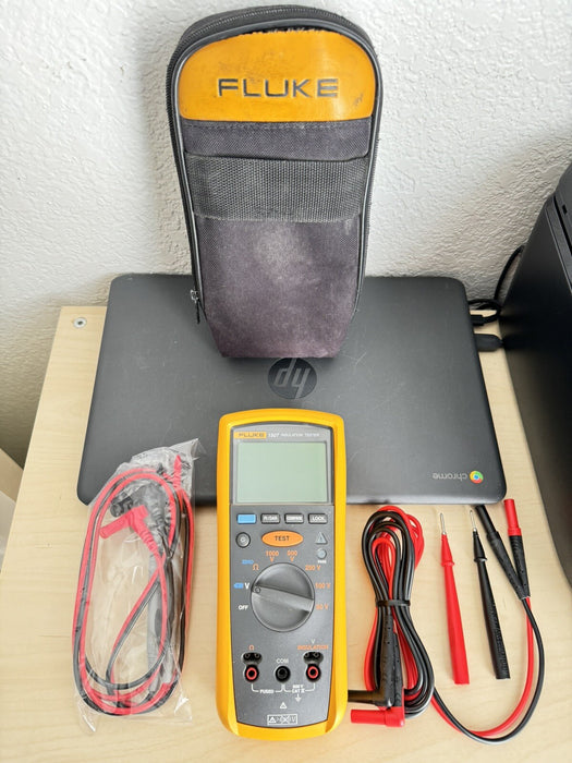 FLUKE 1507 INSULATION MULTIMETER WITH LEADS & BAG