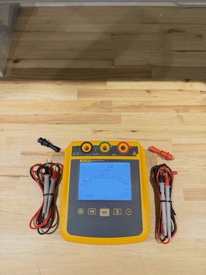 FLUKE 1535 MEGOHMMETER INSULATION TESTER W/ LEADS (TESTED) SHIPS FREE