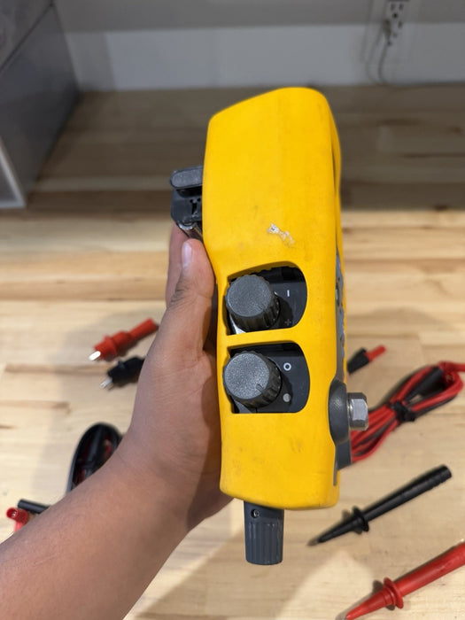 FLUKE 719 PRO 150G ELECTRIC PRESSURE CALIBRATOR W/ ACCESSORIES (SHIPS FREE)