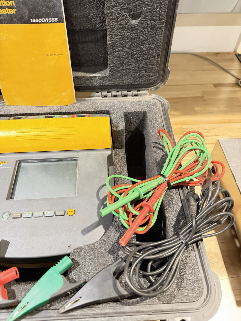 FLUKE 1550C 5KV INSULATION TESTER W LEADS & CASE - FREE SHIPPING