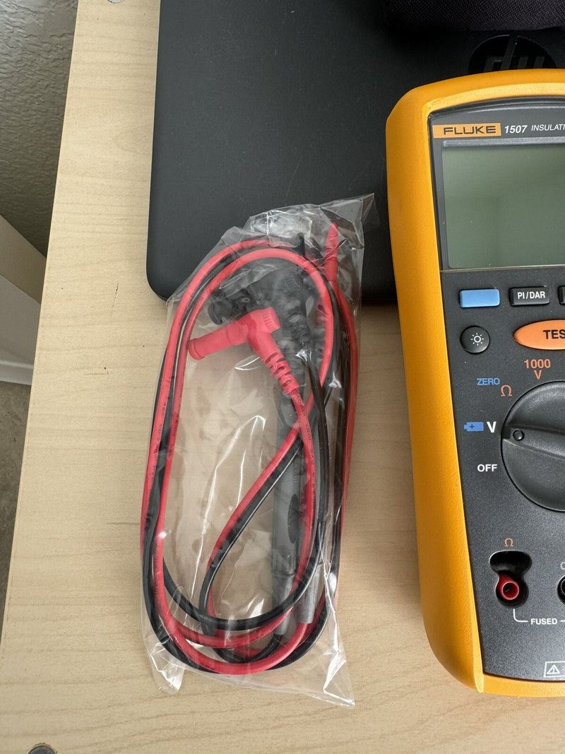FLUKE 1507 INSULATION MULTIMETER WITH LEADS & BAG
