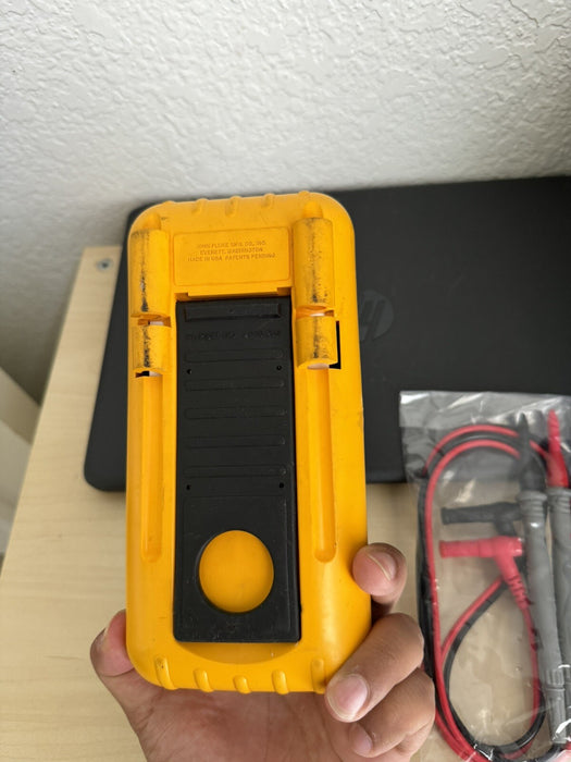 FLUKE 87 TRUE RMS MULTIMETER WITH LEADS
