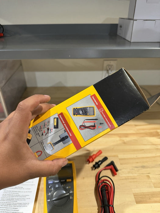 FLUKE 177 TRUE RMS DIGITAL MULTIMETER & TEMPERATURE (NEW FACTORY SEALED)MFD 2025