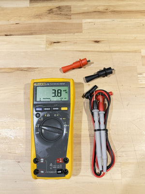 FLUKE 179 MULTIMETER W/ LEADS & CLIPS (SHIPS FAST)