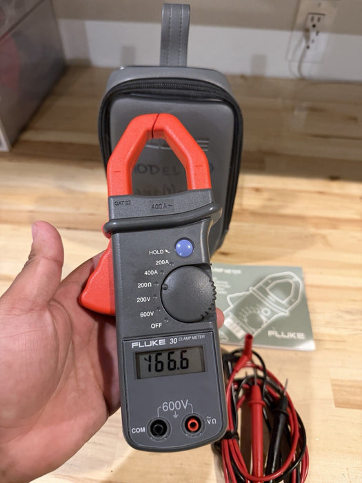 FLUKE 30 CLAMP METER W/ LEADS & CLIPS - SHIPS FAST