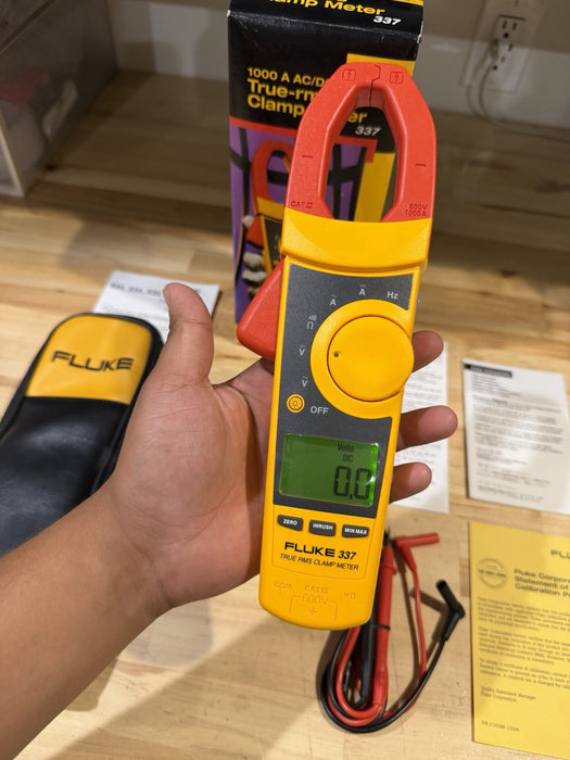 FLUKE 337 TRUE RMS CLAMP METER WITH LEADS & CLIPS RARE