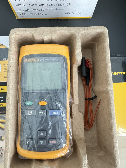 FLUKE 51 II THERMOCOUPLE THERMOMETER METER WITH PROBE USED