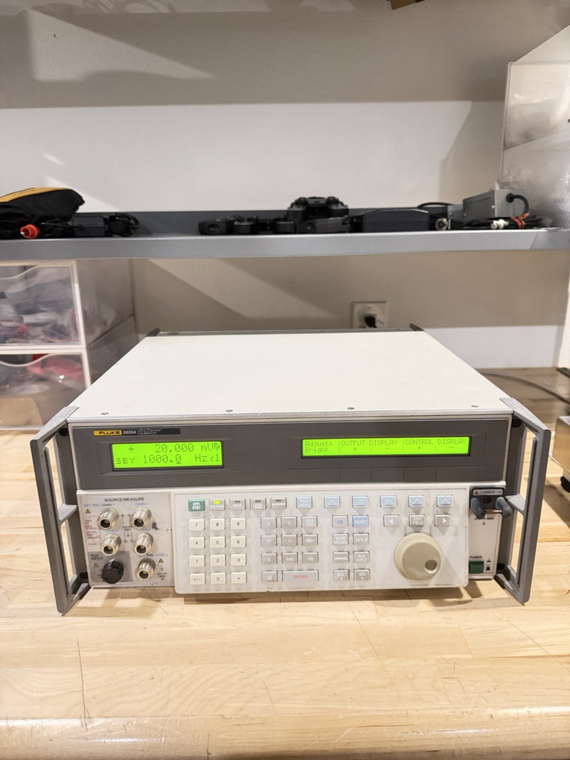 FLUKE 5820A OSCILLOSCOPE CALIBRATOR W/ 5 CHANNEL OPTION (FREE SHIPPING)