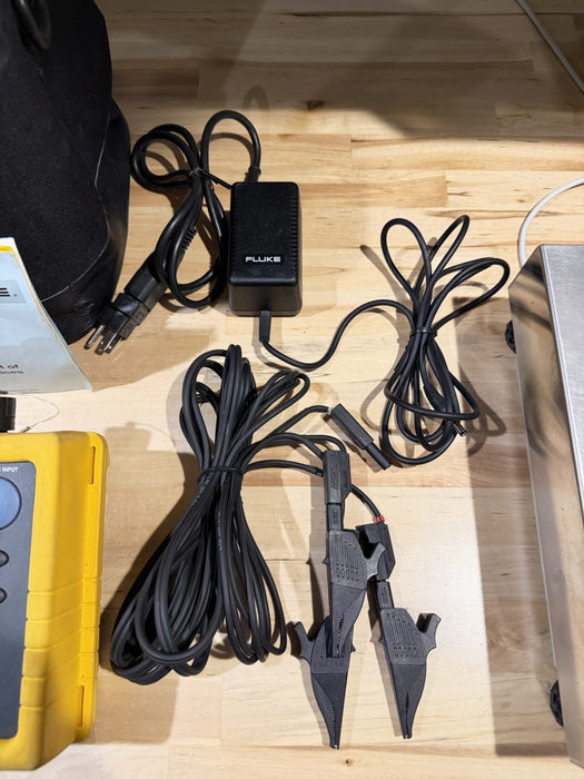 FLUKE 1735 THREE-PHASE POWER LOGGER W/ PROBES & CHARGER - FREE SHIPPING - TESTED