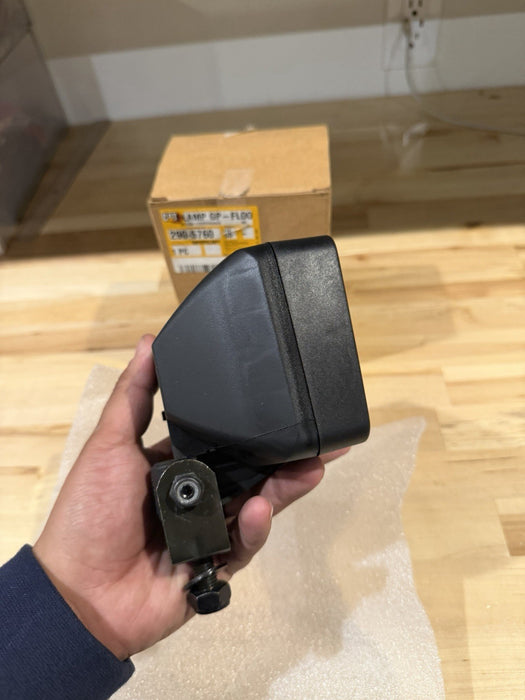 CAT 290-5760 MOUNTED FLOOD LAMP (NEW SEALED) - GENUINE OEM / SHIPS FAST