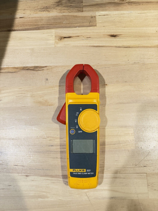 FLUKE 323 TRUE RMS CLAMP METER (PARTS ONLY) FOR PARTS - SHIPS FAST