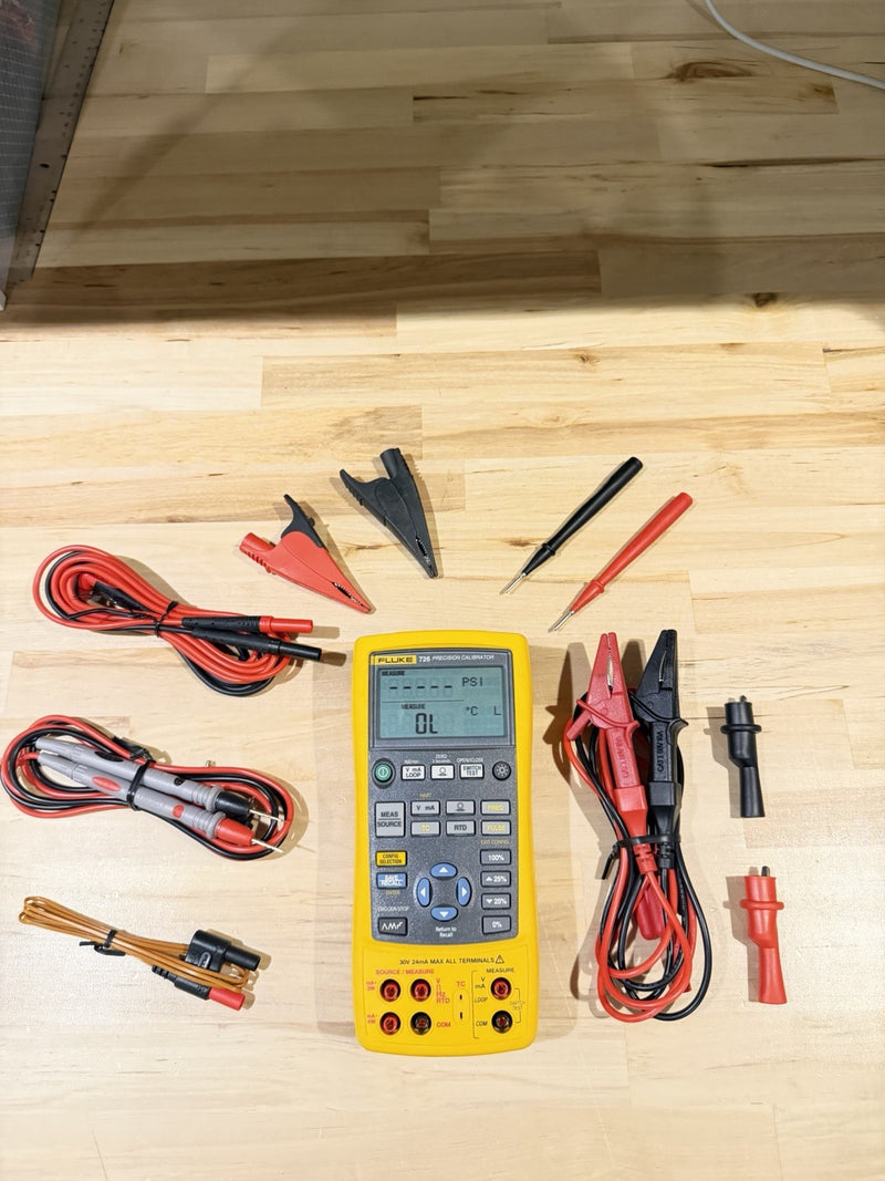 FLUKE 726 PRECISION CALIBRATOR WITH LEADS & ACCESSORIES TESTED