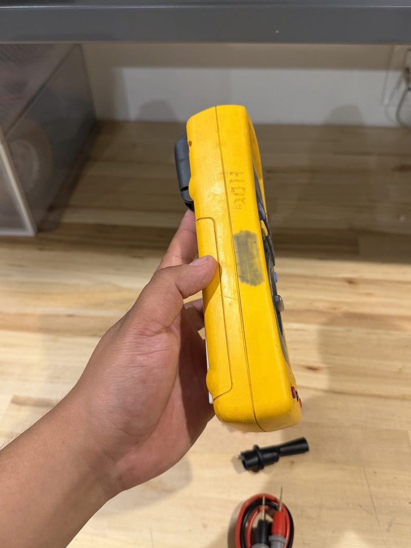 FLUKE 187 TRUE RMS MULTIMETER WITH LEADS & CLIPS