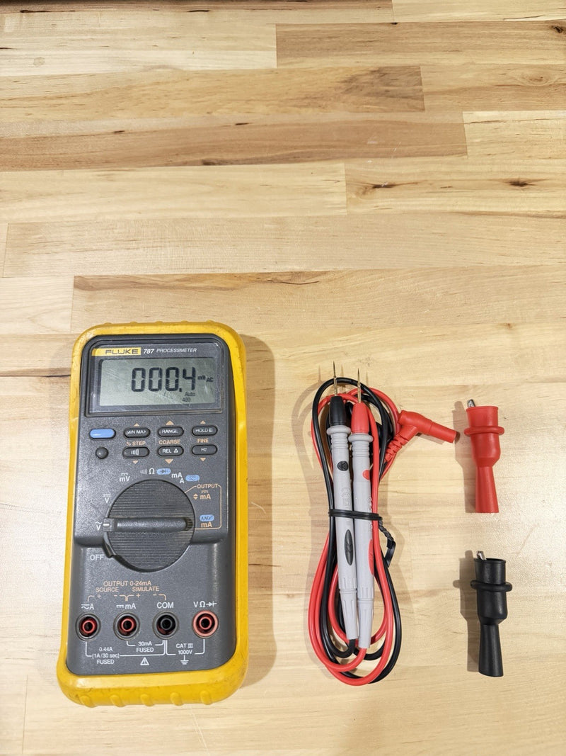 FLUKE 787 PROCESSMETER WITH LEADS & CLIPS FOR PARTS