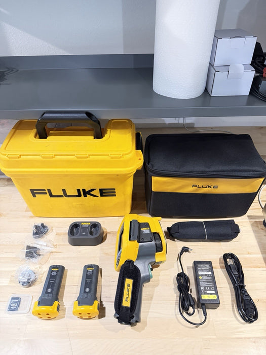 FLUKE Ti401-PRO 60HZ THERMAL IMAGER KIT W / ACCESSORIES - FREE SHIPPING