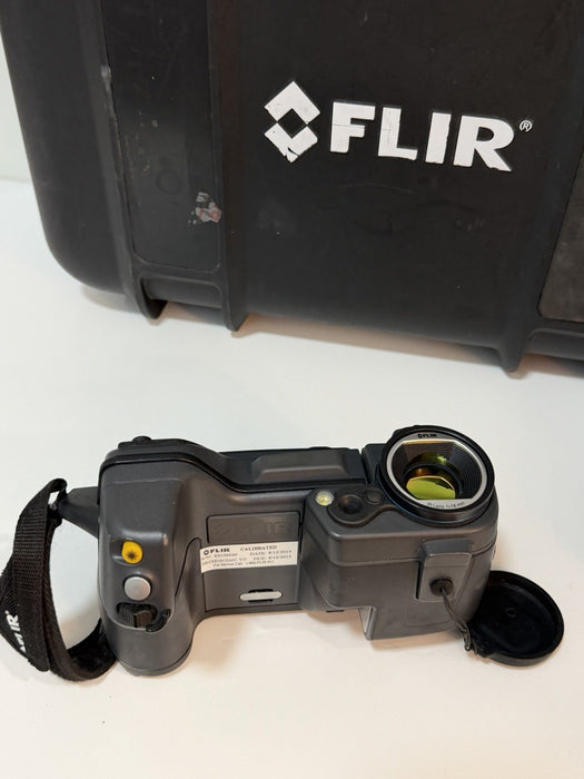 FLIR T440 THERMAL IMAGING CAMERA WITH ACCESSORIES & CASE TESTED