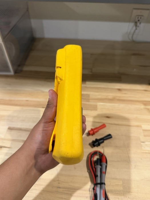 FLUKE 787 PROCESS METER W/ LEADS & CLIPS  (EXCELLENT CONDITION)-FREE SHIPPING