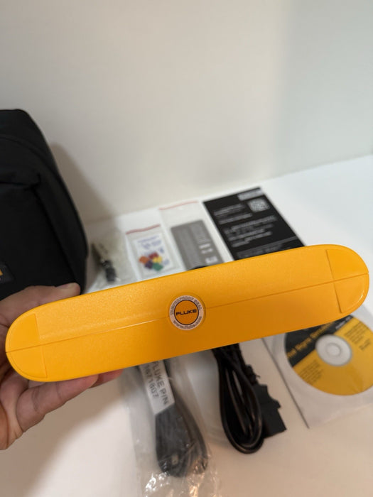 FLUKE PROSIM 3 VITAL SIGNS SIMULATOR WITH BAG & ACCESSORIES NEWTESTED