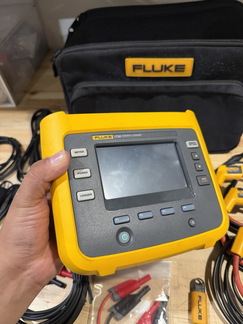 FLUKE 1730 ENERGY LOGGER KIT W/ ACCESSORIES (TESTED) FREE SHIPPING