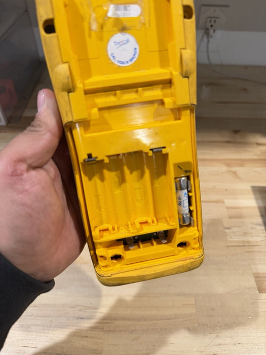 FLUKE 189 TRUE RMS MULTIMETER FOR PARTS