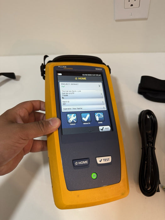 FLUKE NETWORKS VERSIV DSX MAINFRAME WITH CHARGER TESTED