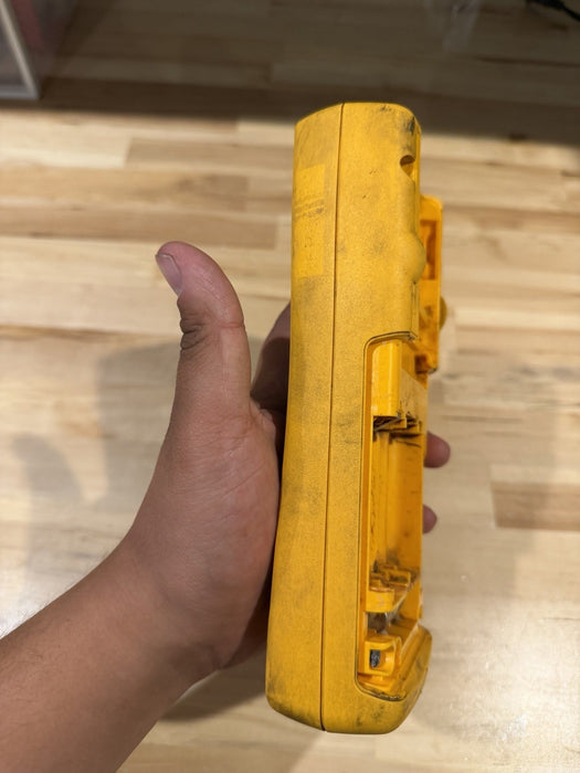 FLUKE 189 TRUE RMS MULTIMETER (PARTS ONLY)  FOR PARTS - SHIPS FAST
