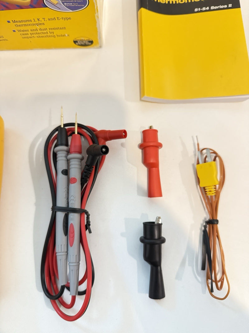 FLUKEE 51 II THERMOCOUPLE THERMOMETER WITH PROBE & LEADS TESTED