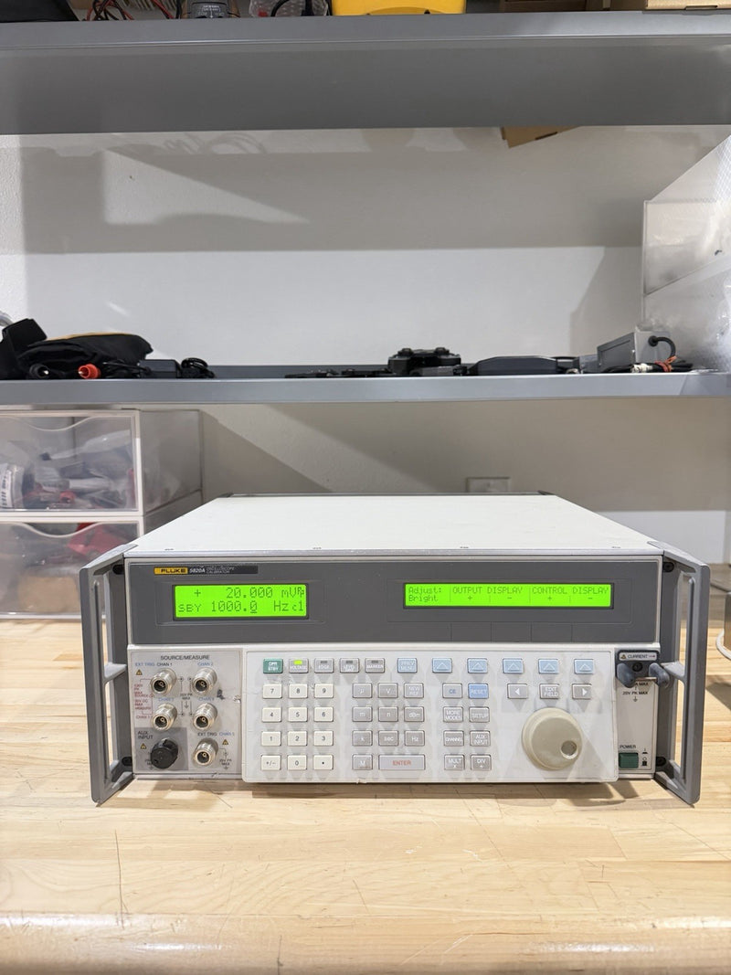 FLUKE 5820A OSCILLOSCOPE CALIBRATOR W/ 5 CHANNEL OPTION (FREE SHIPPING)