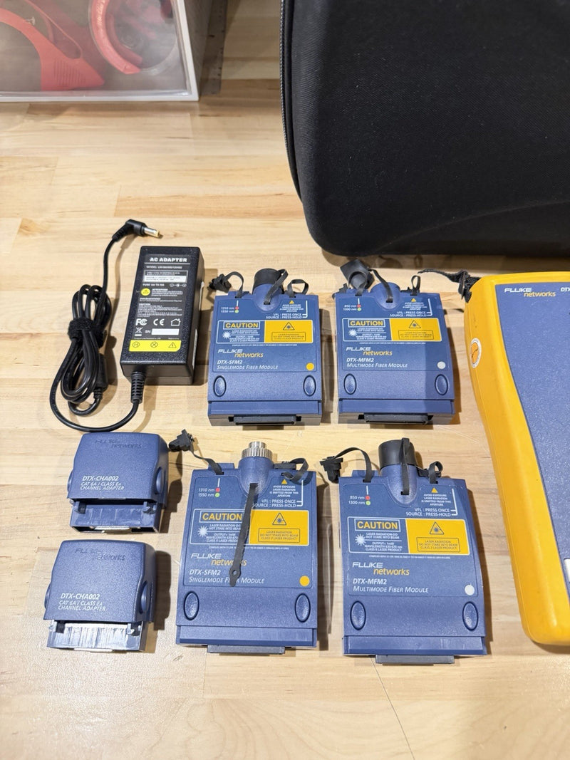 FLUKE NETWORKS DTX-1800 CABLE ANALYZER WITHDTX-SFM2 DTX-MFM2 DTX-PLA002 TESTED