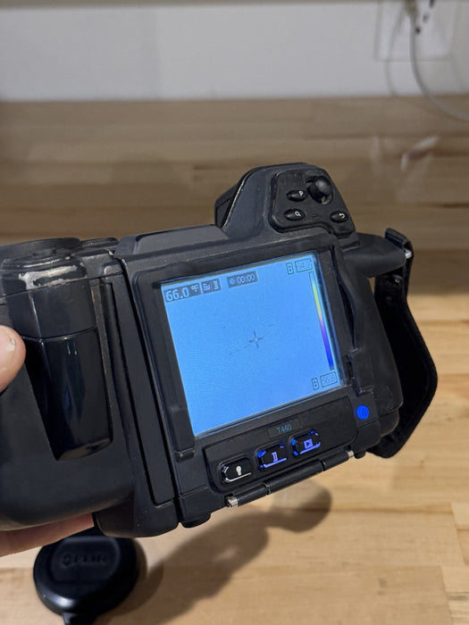 FLIR T440 THERMAL IMAGING CAMERA W/ CHARGER & BATTERY (TESTED) FREE SHIPPING