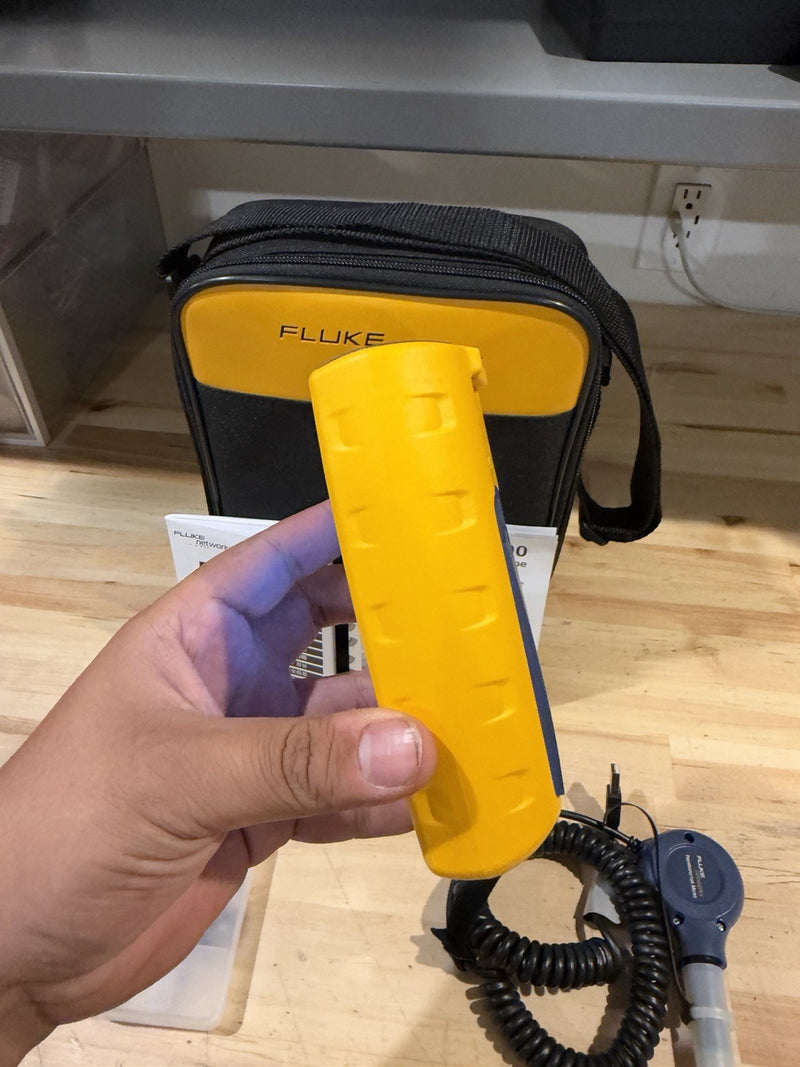 FLUKE NETWORKS FI-500 FIBER-INSPECTOR MICRO KIT W/  ACCESSORIES (TESTED)