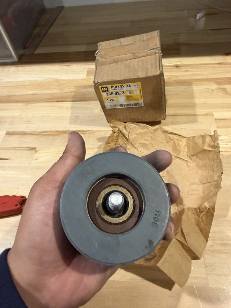 CAT 285-0273 PULLEY ASSEMBLY