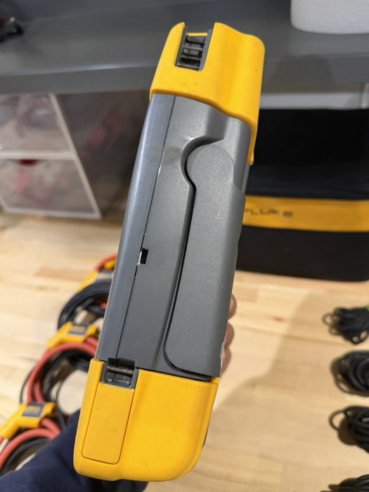 FLUKE 435 II POWER QUALITY & ENERGY ANALYZER W/ ACCESSORIES & CHARGER-SHIPS FREE